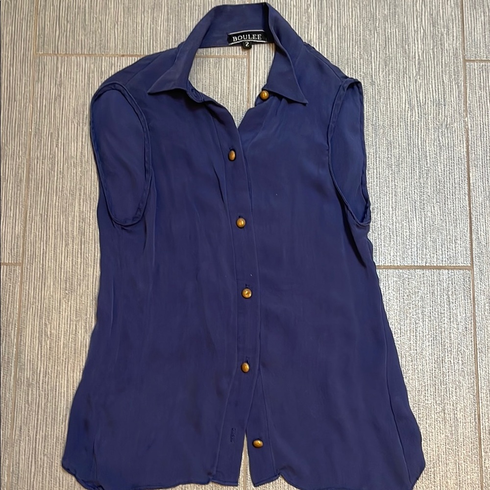 Boilee sleeveless top size 2 100% silk with open flowing back